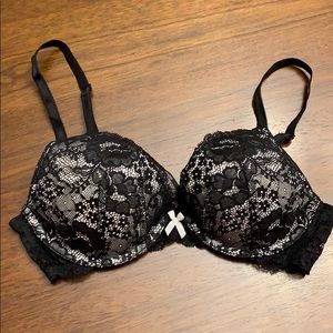 Black lace Victoria’s Secret push up bra